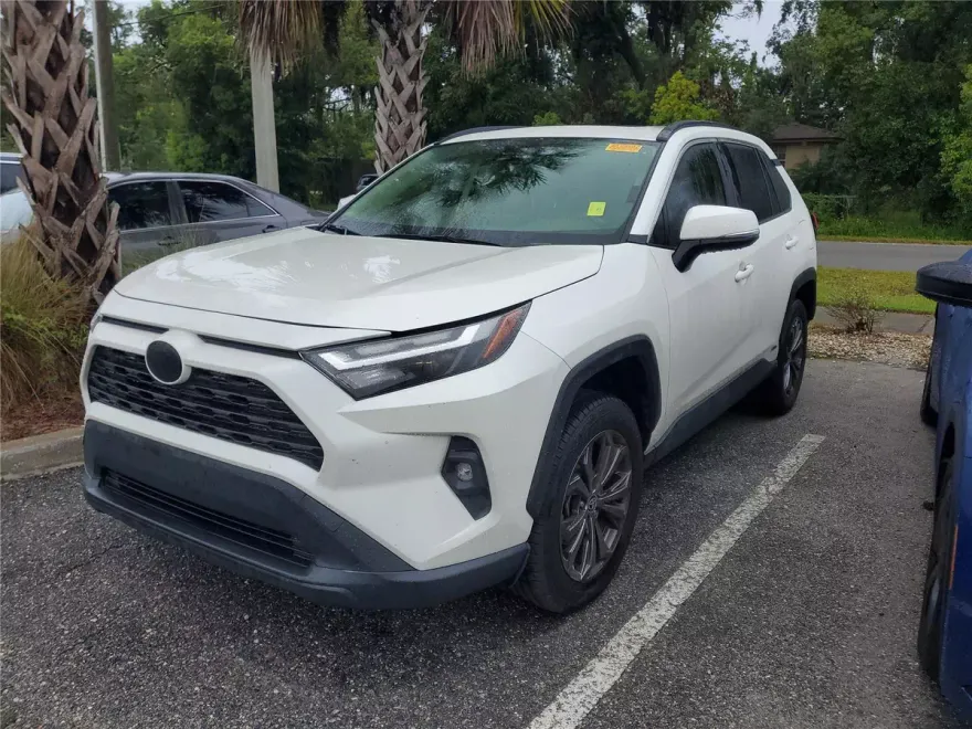 2022 Toyota RAV4 Hybrid XLE Premium photo 1