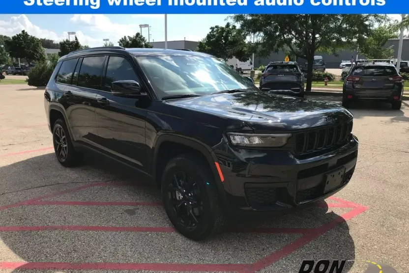 2025 Jeep Grand Cherokee Laredo Sport Altitude X photo 1