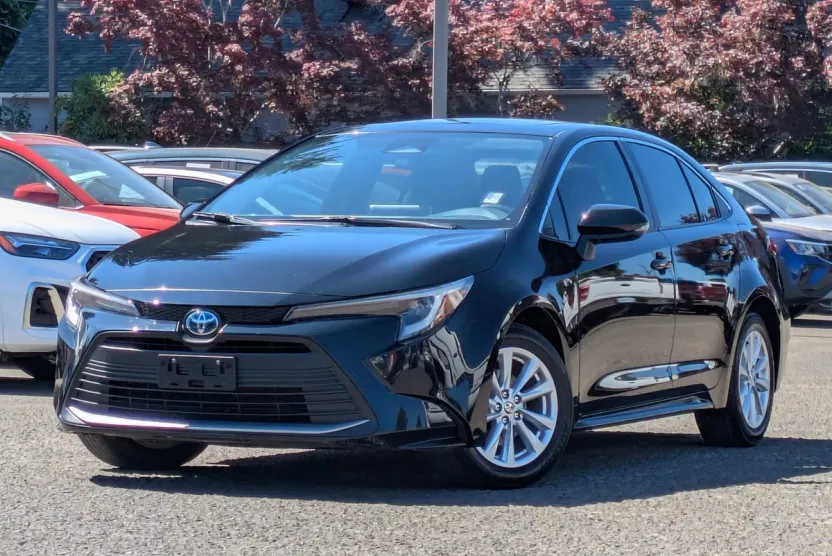 2024 Toyota Corolla Hybrid XLE photo 1