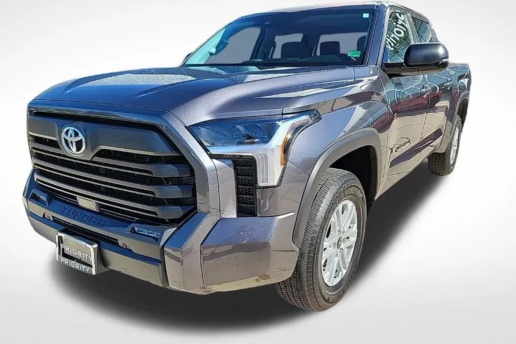 2024 Toyota Tundra SR5 photo 1
