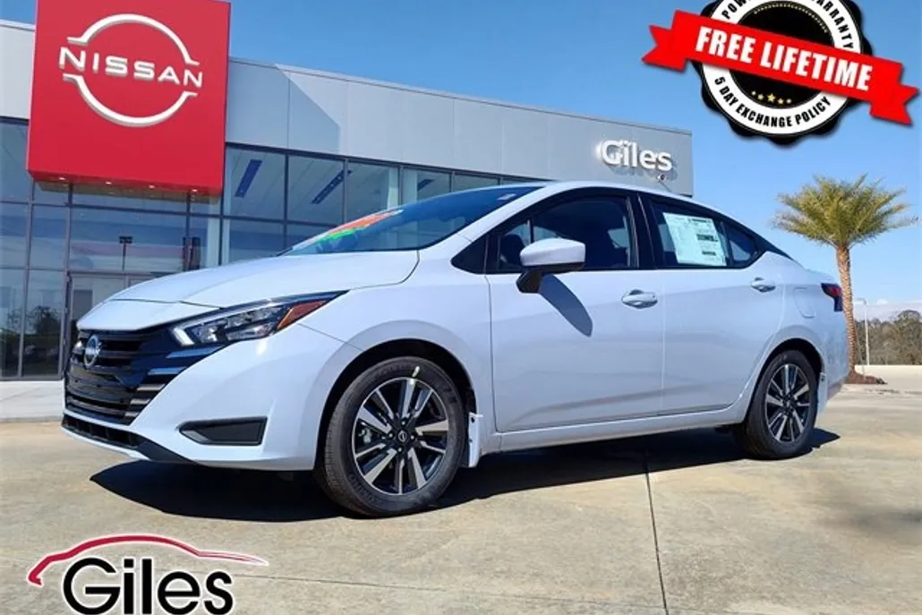 2025 Nissan Versa 1.6 SV photo 1