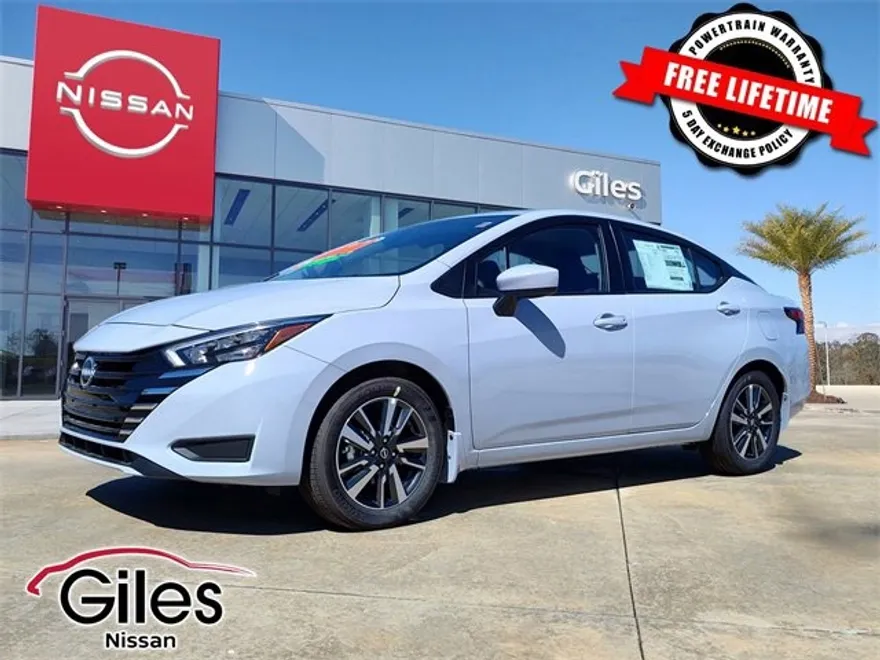 2025 Nissan Versa 1.6 SV photo 1