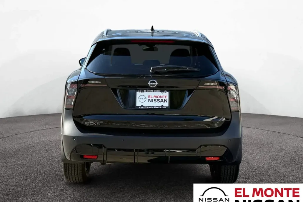 2026 Nissan Kicks SV photo 1