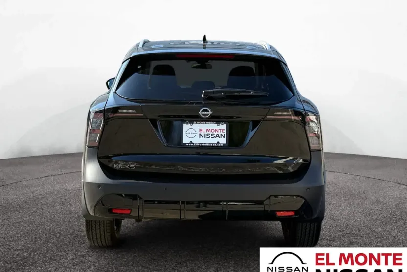 2026 Nissan Kicks SV photo 1