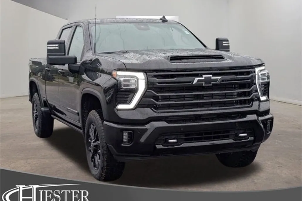 2026 Chevrolet Silverado 3500HD High Country photo 1