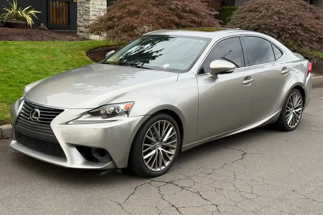 2015 Lexus IS 250 photo 1