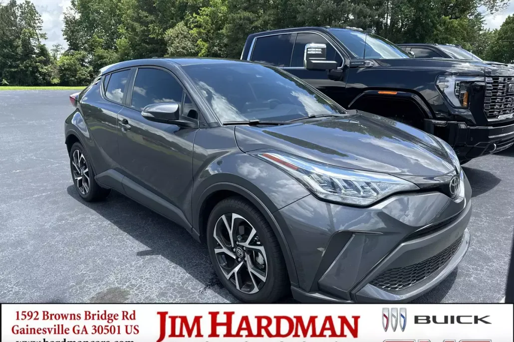 2022 Toyota C-HR XLE photo 1