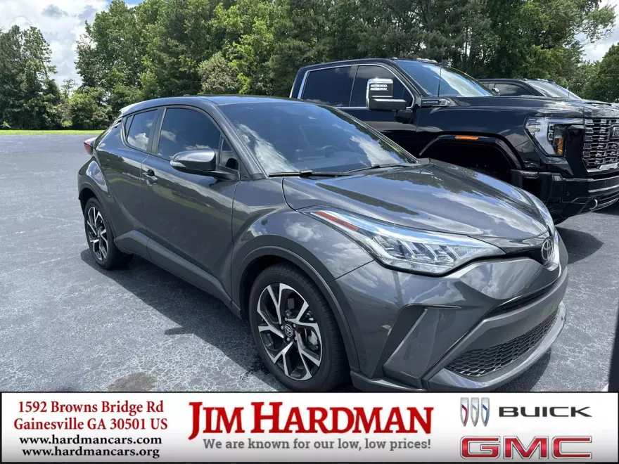 2022 Toyota C-HR XLE photo 1