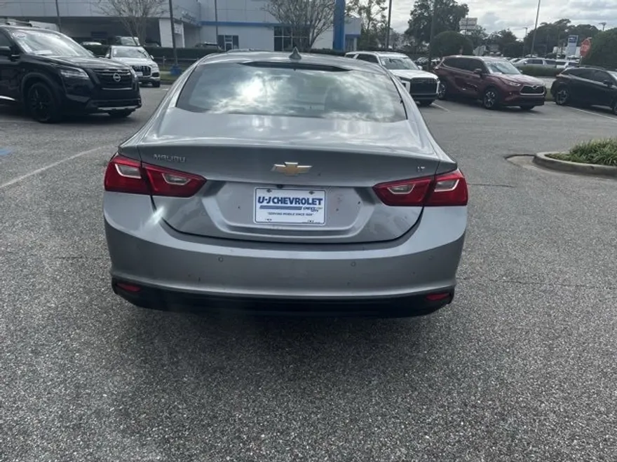 2024 Chevrolet Malibu 1LT photo 1