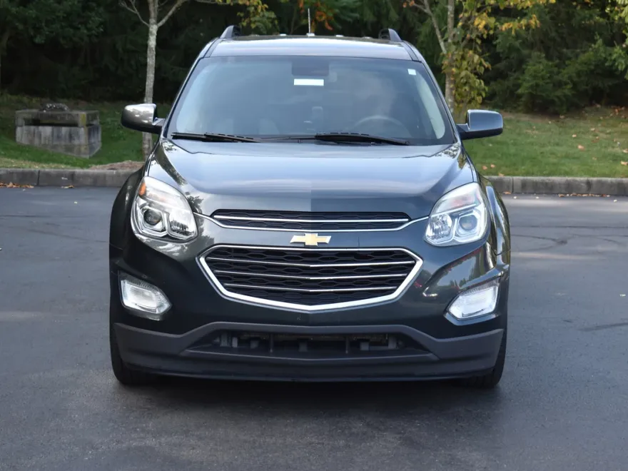 2017 Chevrolet Equinox LT photo 1
