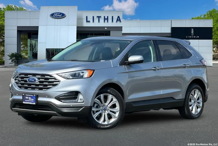 2022 Ford Edge Titanium photo 1