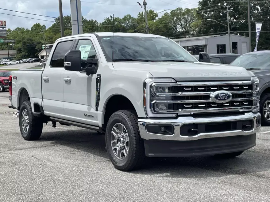 2025 Ford F-250 Lariat photo 1