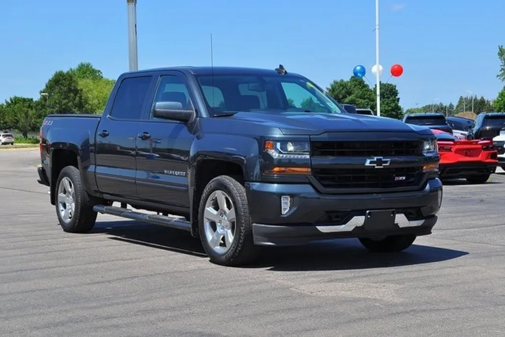 2018 Chevrolet Silverado 1500 LT photo 1