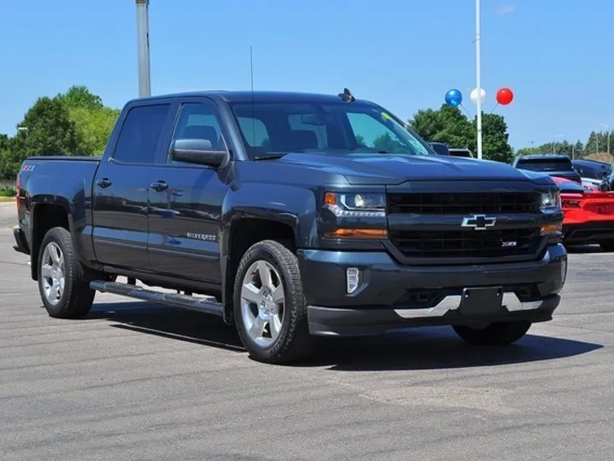 2018 Chevrolet Silverado 1500 LT photo 1