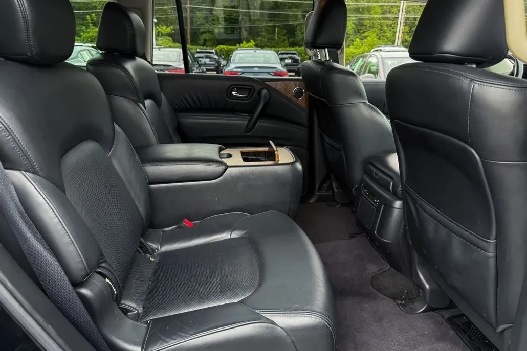 2021 Nissan Armada SL photo 1