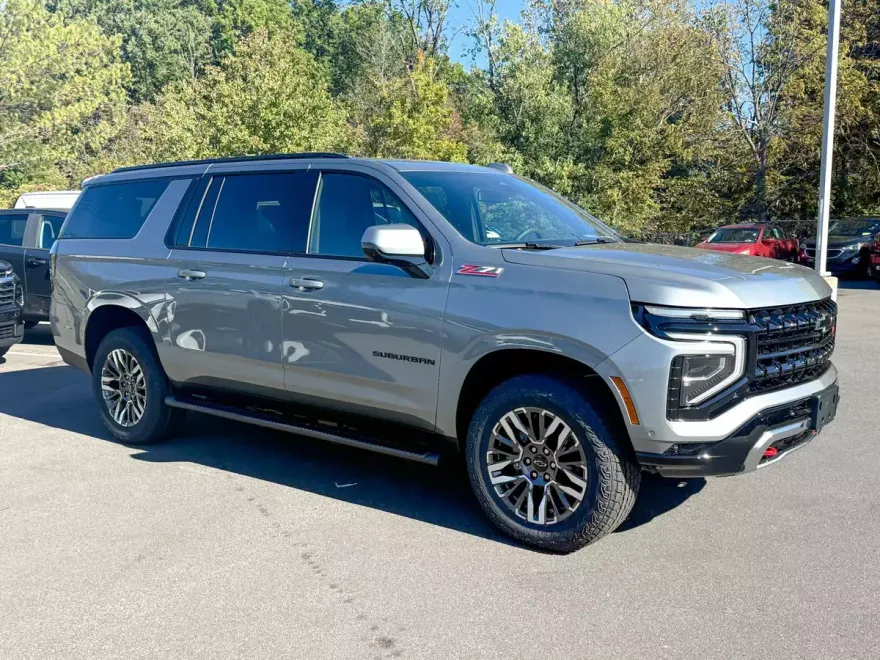 2026 Chevrolet Suburban Z71 photo 1