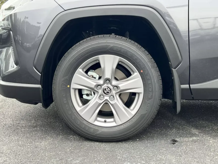 2025 Toyota RAV4 Hybrid XLE photo 1