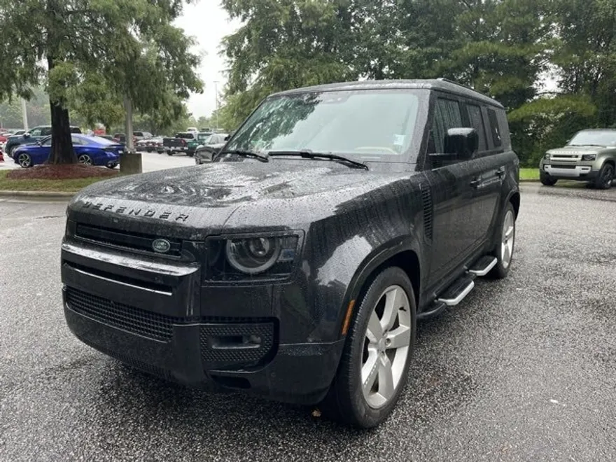 2024 Land Rover Defender X-Dynamic SE photo 1