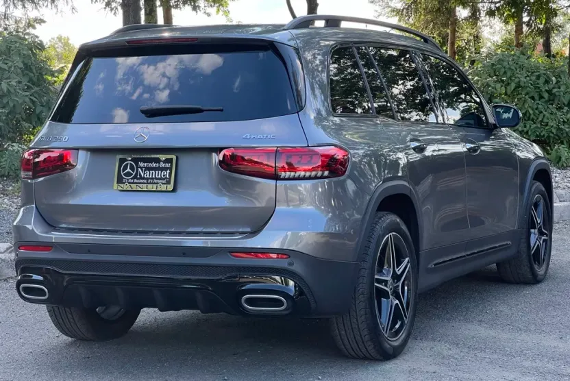 2022 Mercedes Benz GLB 250 4MATIC photo 1