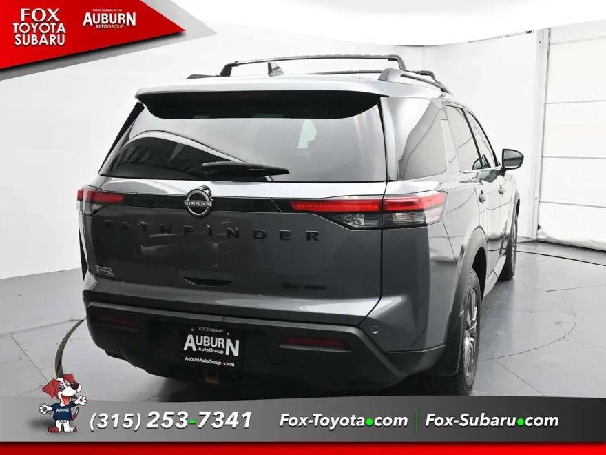 2023 Nissan Pathfinder SV photo 1