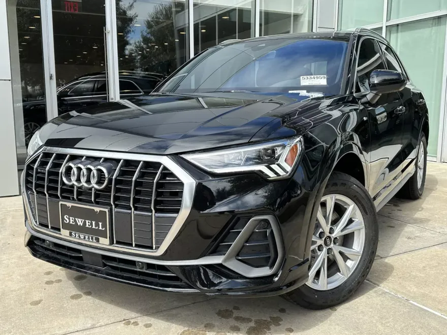 2025 Audi Q3 45 TFSI S line Premium photo 1