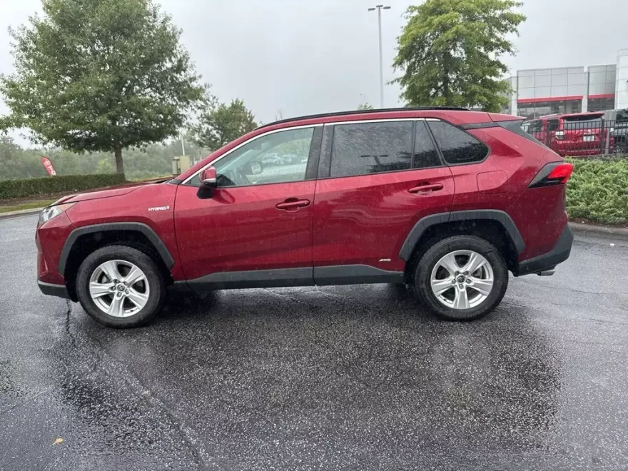2021 Toyota RAV4 Hybrid XLE photo 1
