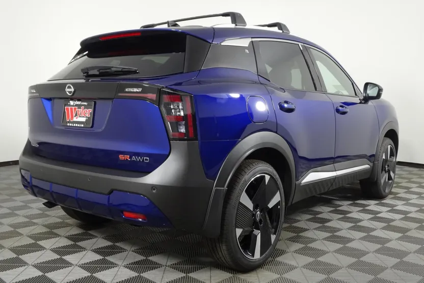 2026 Nissan Kicks SR photo 1