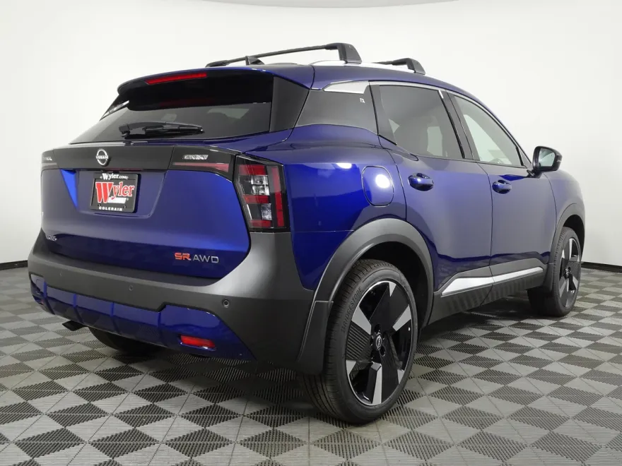 2026 Nissan Kicks SR photo 1