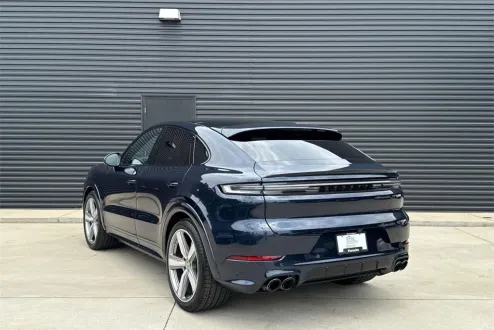 2025 Porsche Cayenne Coupe S photo 3