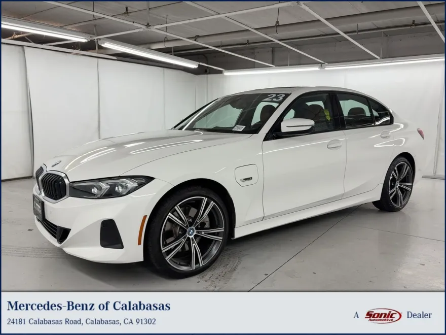 2023 Bmw 330e Sedan photo 1