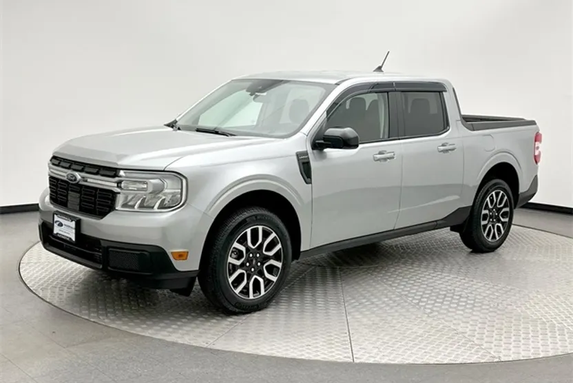 2024 Ford Maverick Lariat photo 1