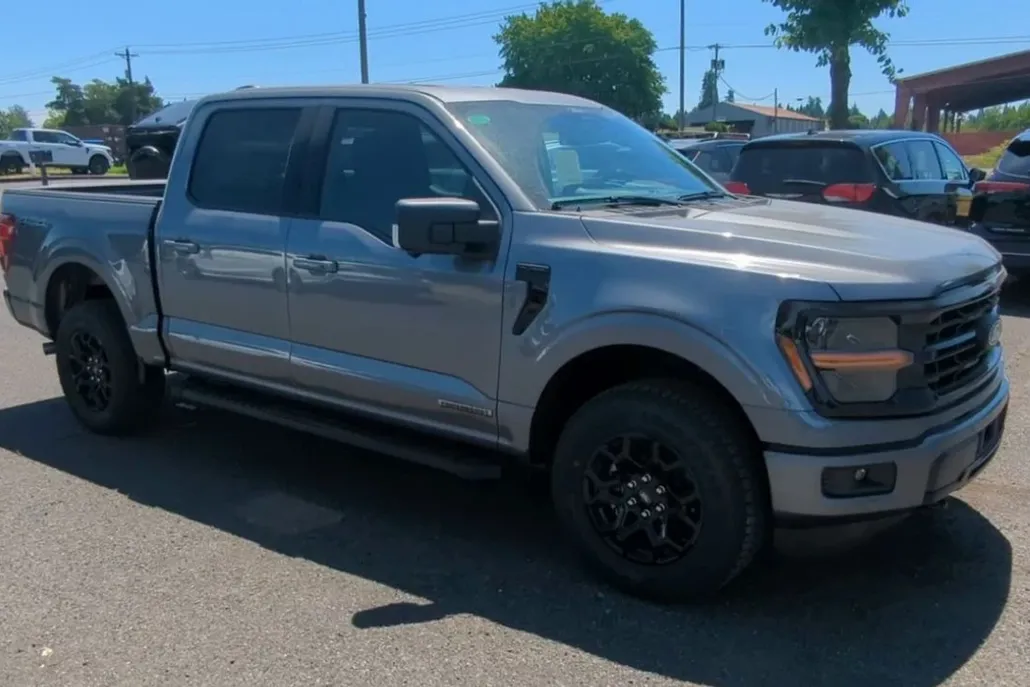2025 Ford F-150 XLT photo 1