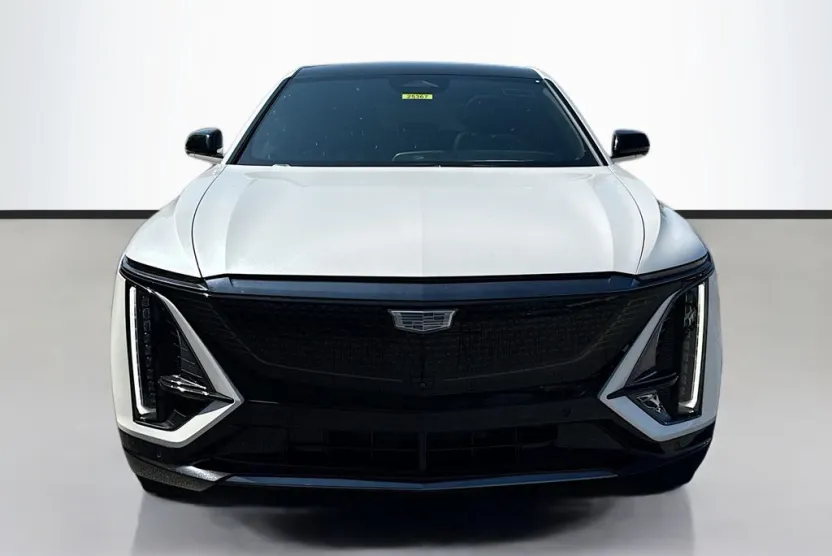 2025 Cadillac Lyriq Sport photo 1