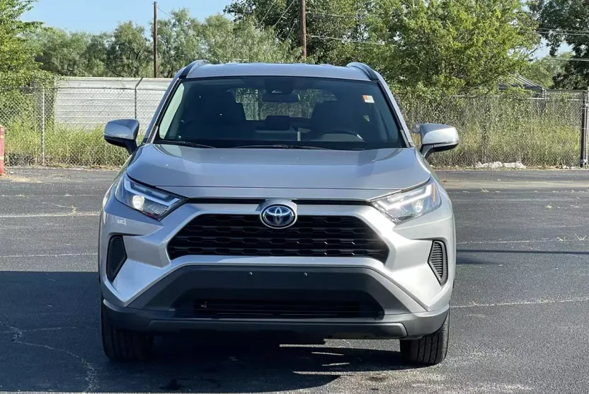 2022 Toyota RAV4 Hybrid XLE photo 1