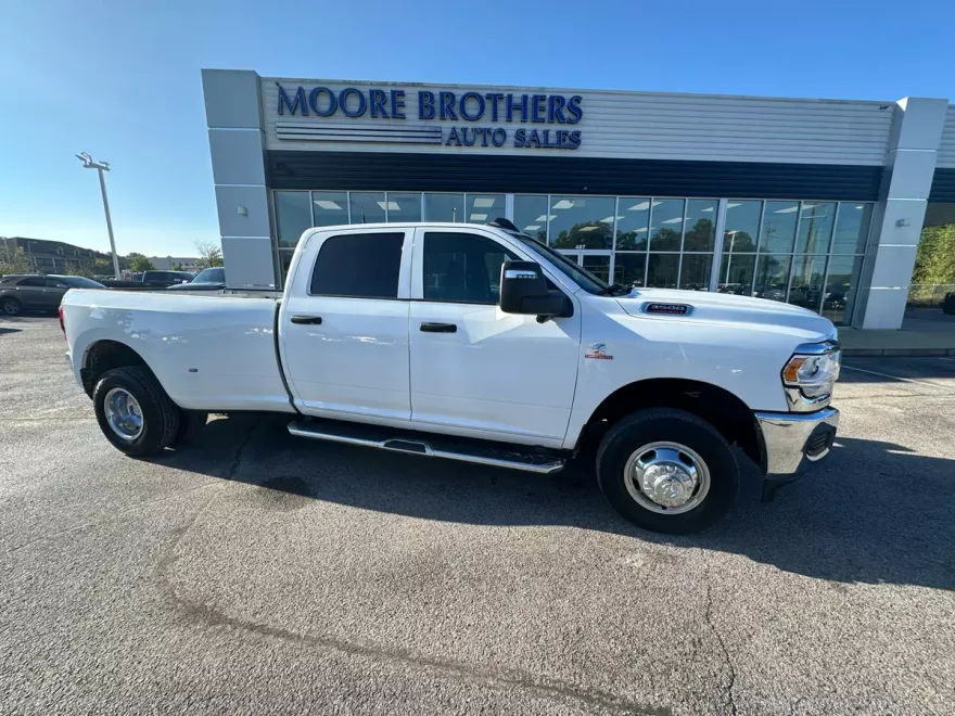 2024 Ram 3500 Tradesman photo 1