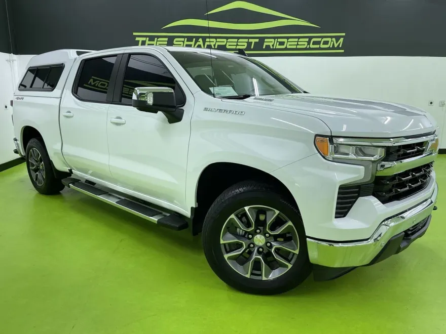 2025 Chevrolet Silverado 1500 LT photo 1