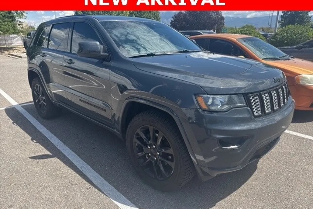 2018 Jeep Grand Cherokee Altitude photo 1