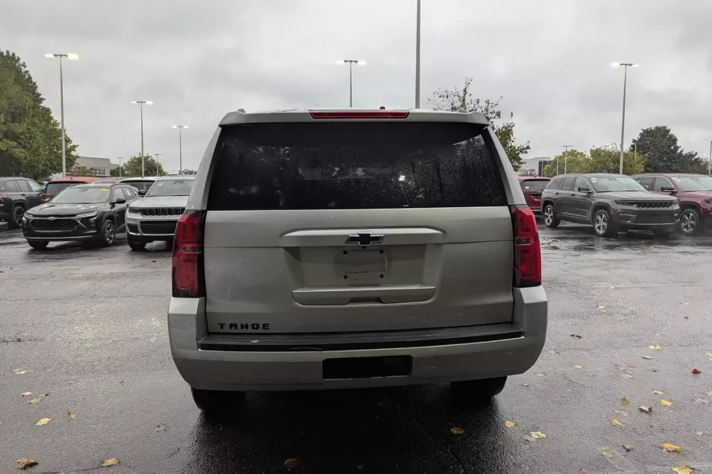 2019 Chevrolet Tahoe LT photo 1
