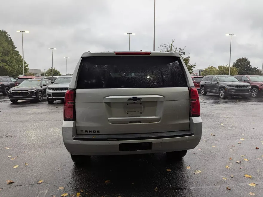 2019 Chevrolet Tahoe LT photo 1