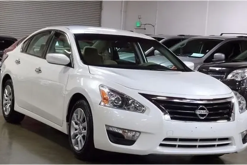 2015 Nissan Altima 2.5 S photo 1