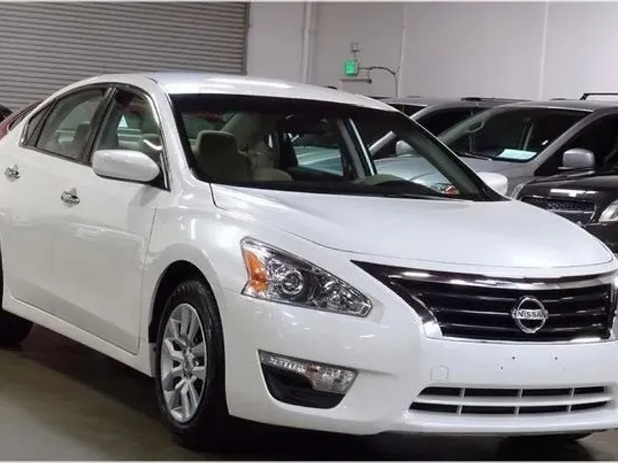 2015 Nissan Altima 2.5 S photo 1