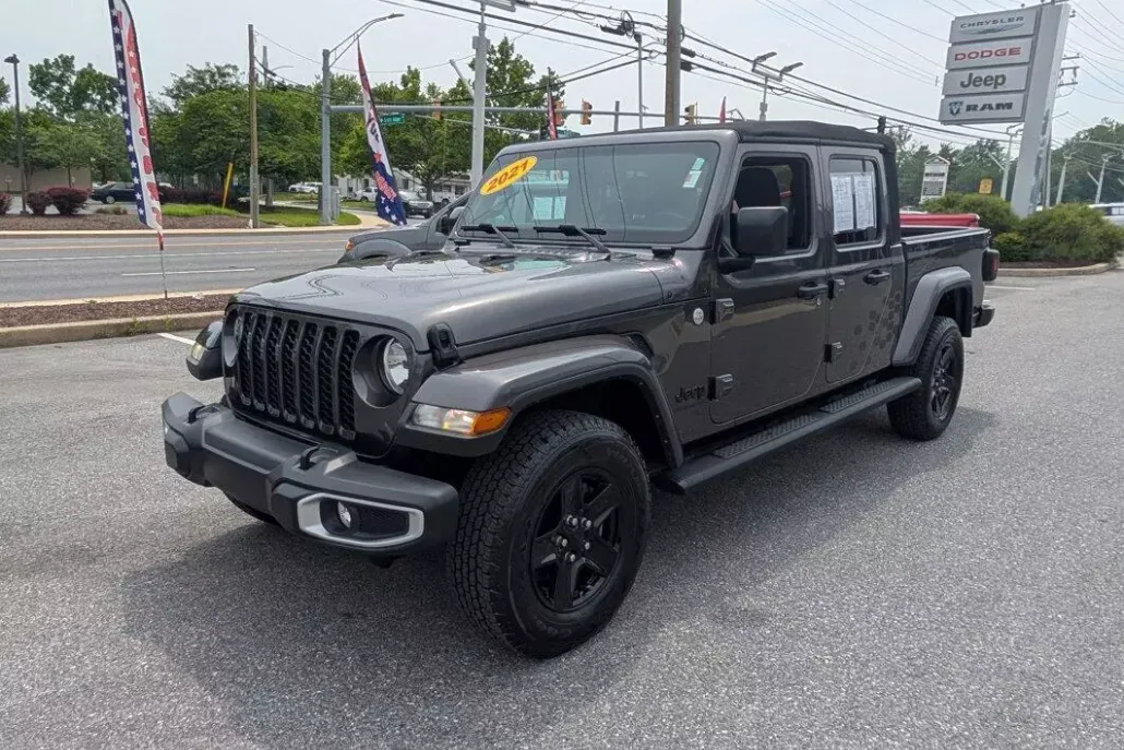 2021 Jeep Gladiator Sport S photo 1