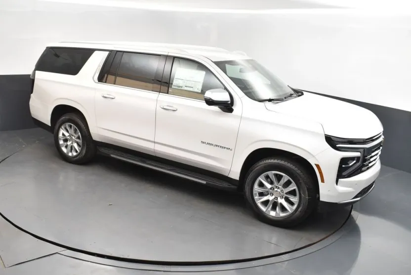 2025 Chevrolet Suburban Premier photo 1