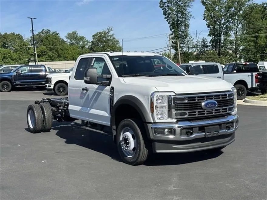 2025 Ford F-450 photo 1