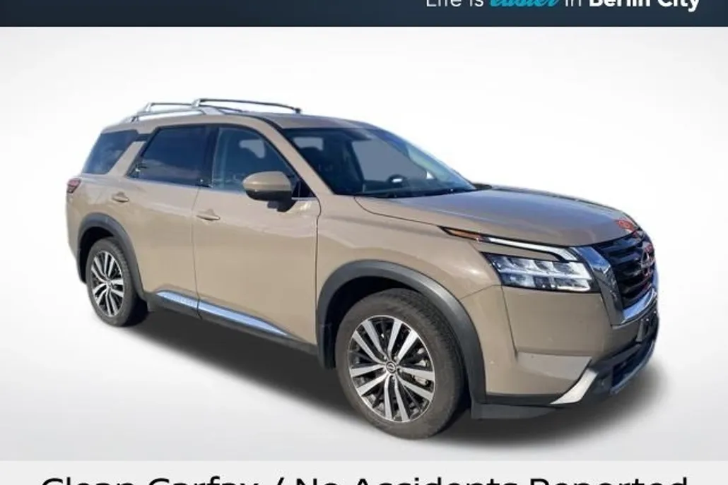 2024 Nissan Pathfinder Platinum photo 1