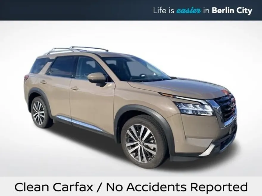 2024 Nissan Pathfinder Platinum photo 1