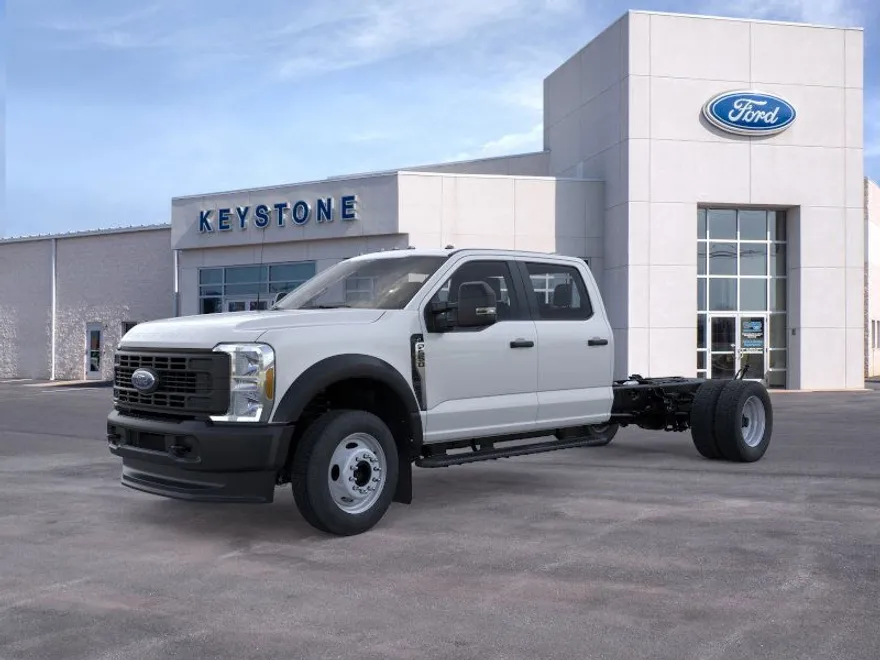 2025 Ford F-550 photo 1