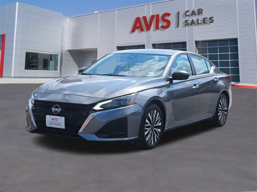 2024 Nissan Altima 2.5 SV photo 1