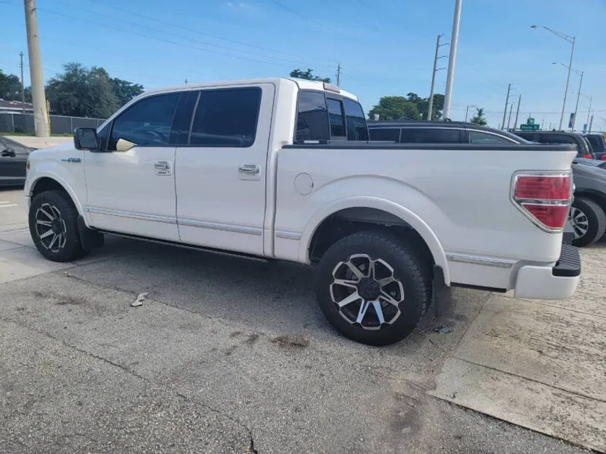 2013 Ford F-150 Platinum photo 1
