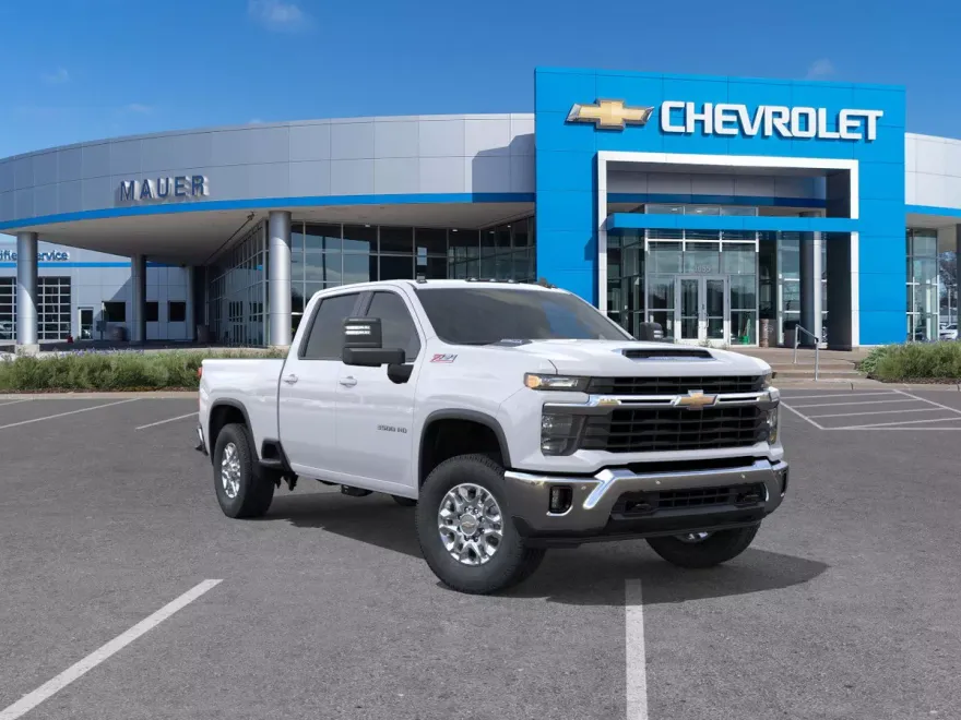 2026 Chevrolet Silverado 3500HD LT photo 1